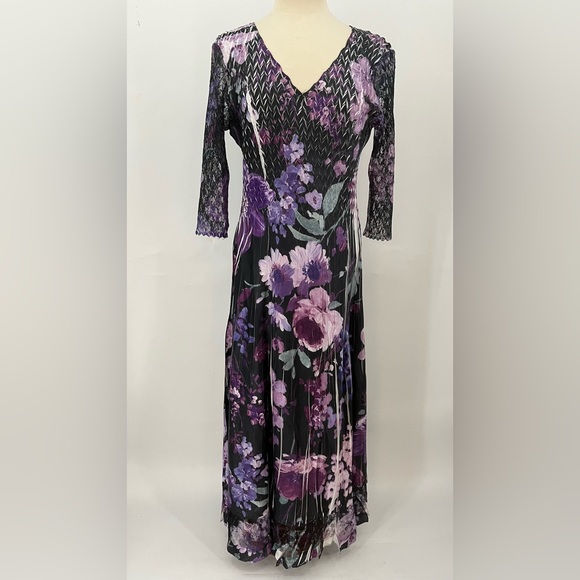 Komarov Dresses & Skirts - KOMAROV XL maxi lace 3/4 sleeve charmeuse dress 0167 purple floral black